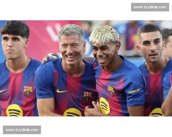 曼联否决莱万引进:拉特克利夫拒踏暮年球星陷阱 曼联否决莱万引进:拉特克利夫拒踏暮年球星陷阱